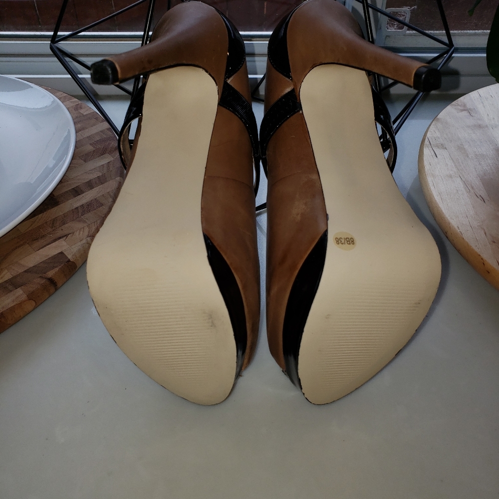 Shoes - Picture 4 of 5